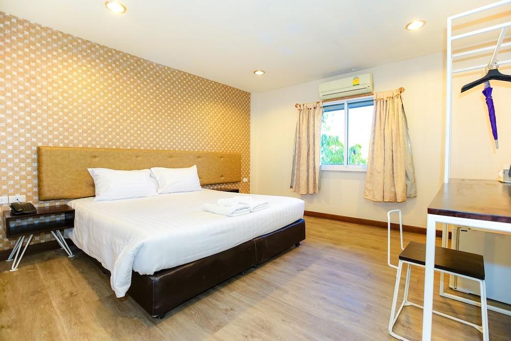 Parasol Inn Chiang Mai Old City Hotel Exteriör bild
